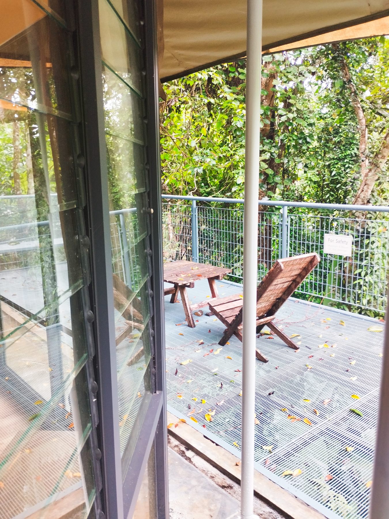 Wooden deck overlooking the forest at Pera Pedi